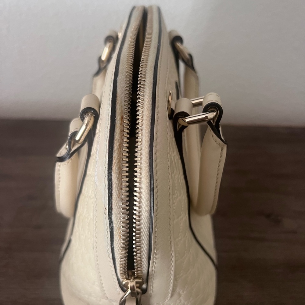 Gucci Ivory Shoulder bag with Black Accents - Picture 7 of 13